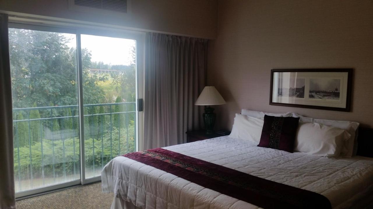 Totem Lake Hotel Kirkland Bagian luar foto