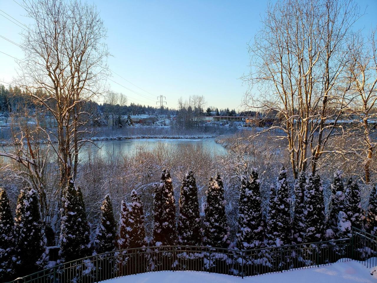 Totem Lake Hotel Kirkland Bagian luar foto