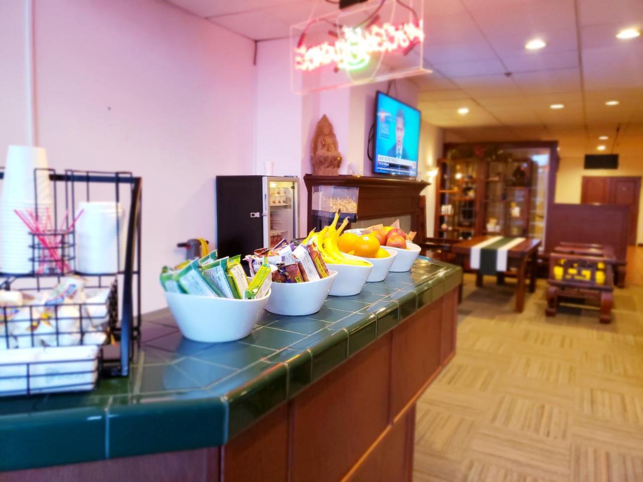 Totem Lake Hotel Kirkland Bagian luar foto
