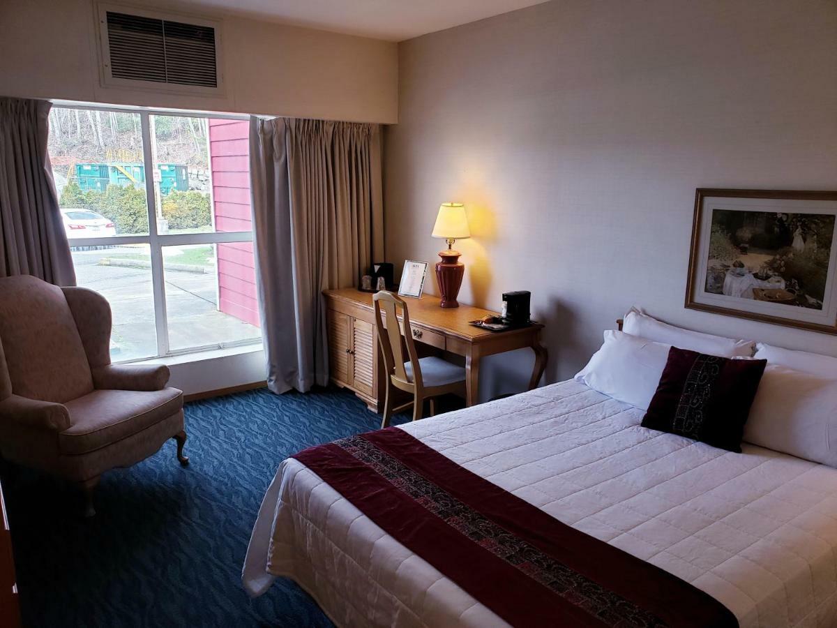 Totem Lake Hotel Kirkland Bagian luar foto